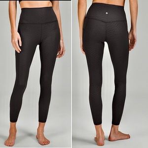 Lululemon, high-rise align, pant with pockets 25 inch size 6 like new